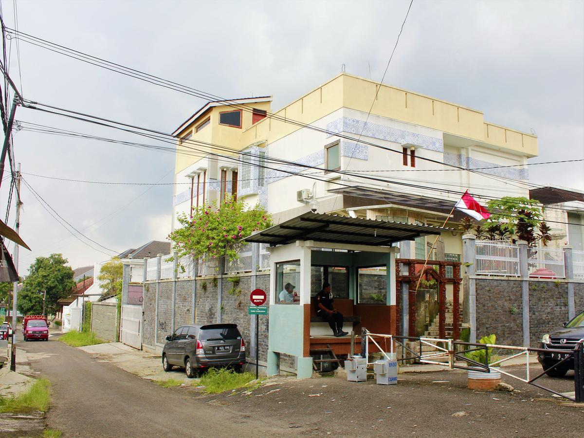 Zen Rooms Cassa Dua Pasteur 万隆 外观 照片